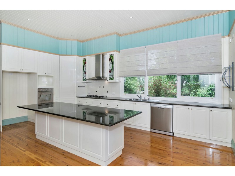 204 Campbell Street, Newtown QLD 4350
