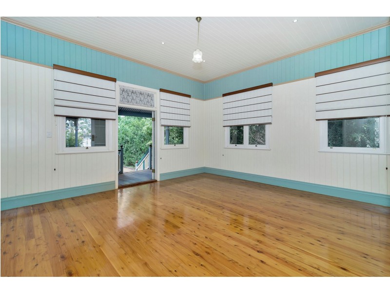 204 Campbell Street, Newtown QLD 4350