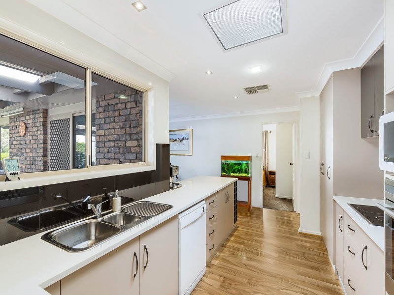 14 Handley Drive, Westbrook QLD 4350