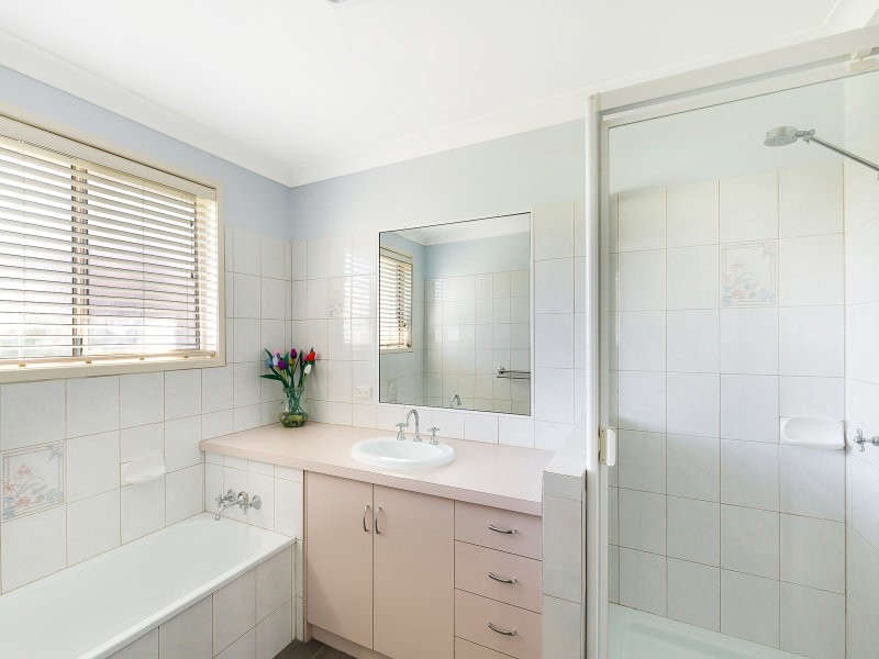 14 Handley Drive, Westbrook QLD 4350