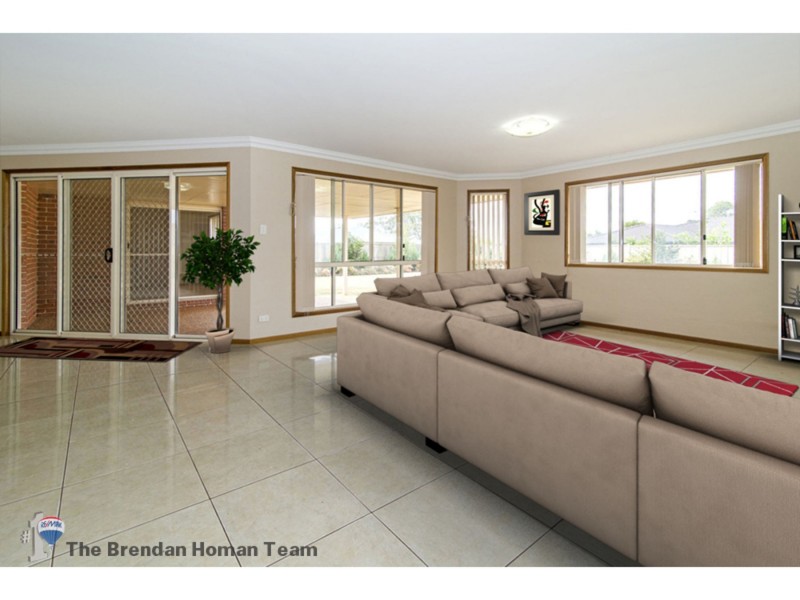 10 Manooka Crescent, Highfields QLD 4352