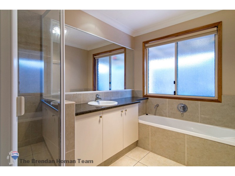 10 Manooka Crescent, Highfields QLD 4352