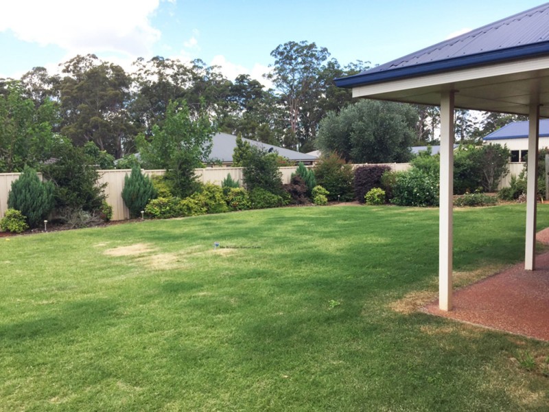 10 Manooka Crescent, Highfields QLD 4352