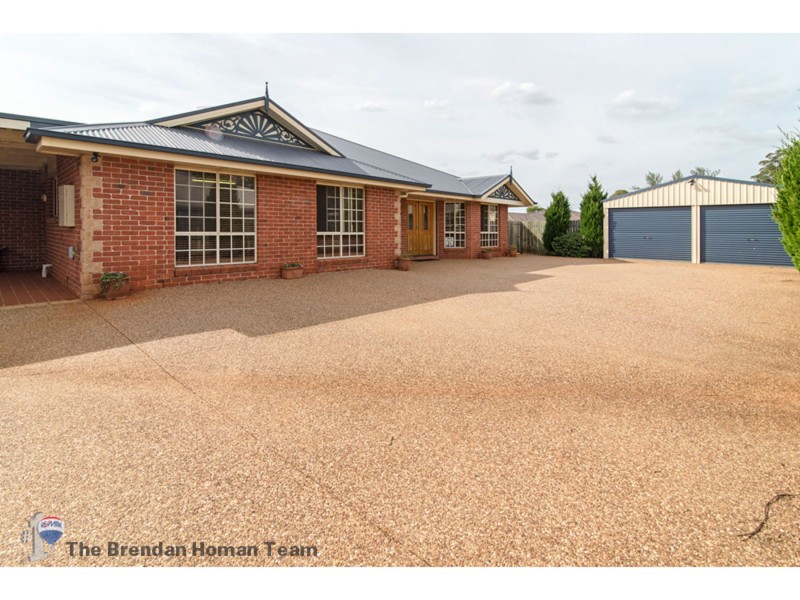 10 Manooka Crescent, Highfields QLD 4352