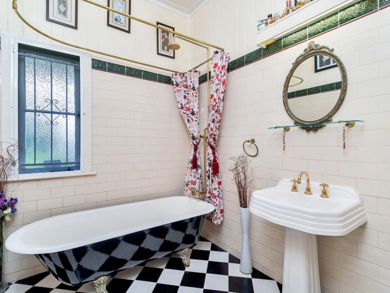 133A West Street, Newtown QLD 4350