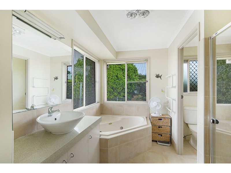 350 West Street, Kearneys Spring QLD 4350