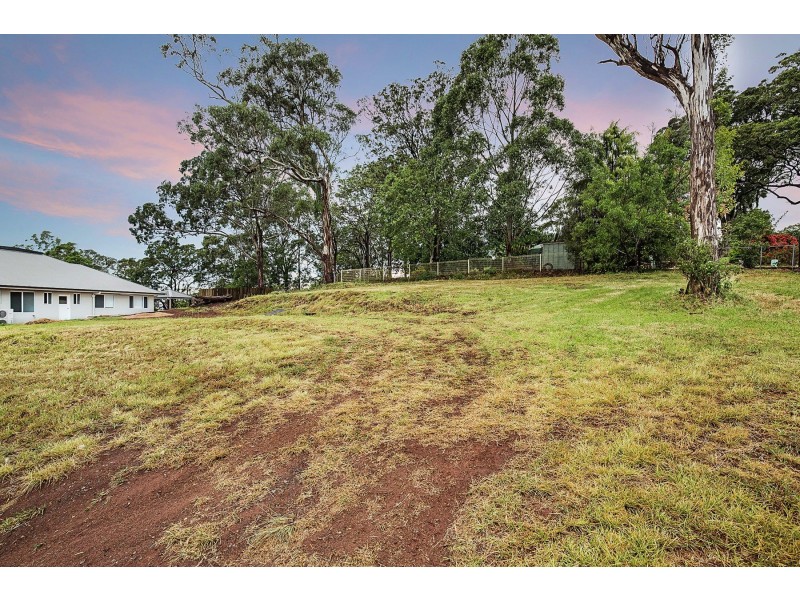 12 St Ives Court, Mount Lofty QLD 4350