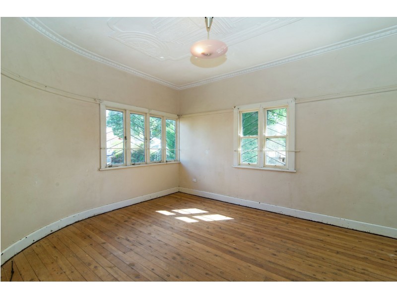 225 Herries Street, Newtown QLD 4350