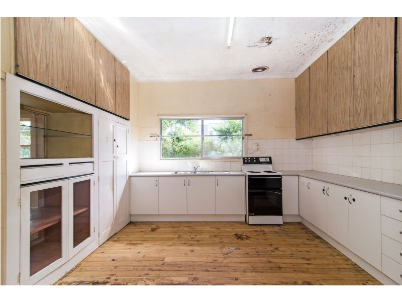 225 Herries Street, Newtown QLD 4350