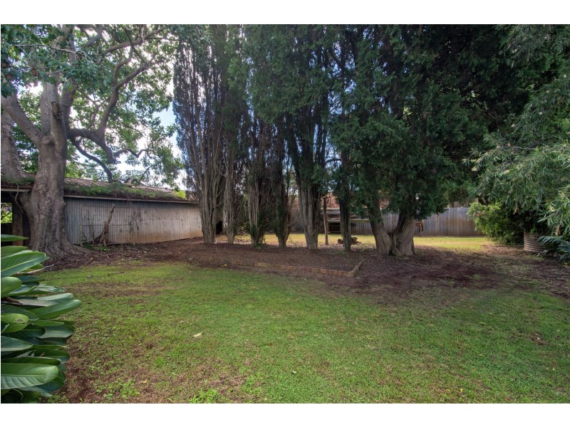 225 Herries Street, Newtown QLD 4350