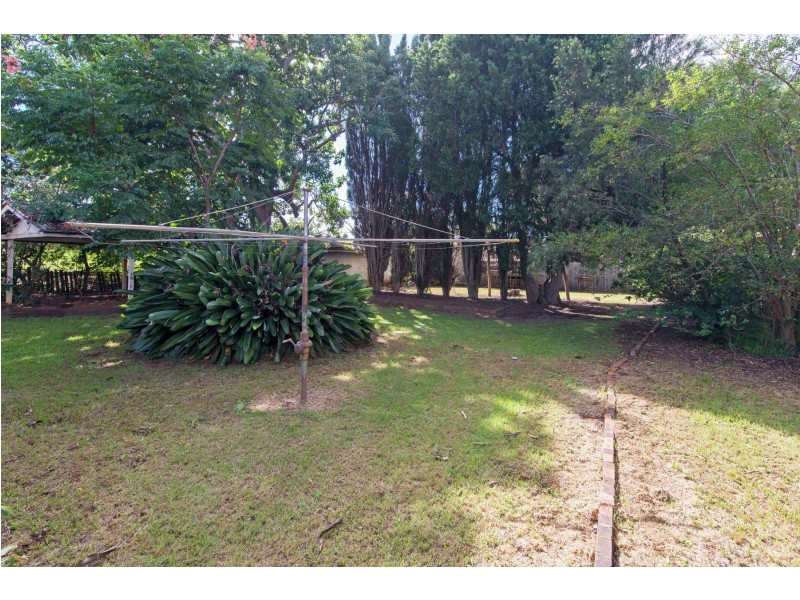 225 Herries Street, Newtown QLD 4350