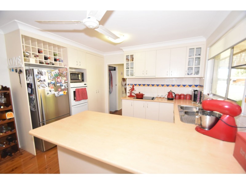 26 Honey Street, Harristown QLD 4350