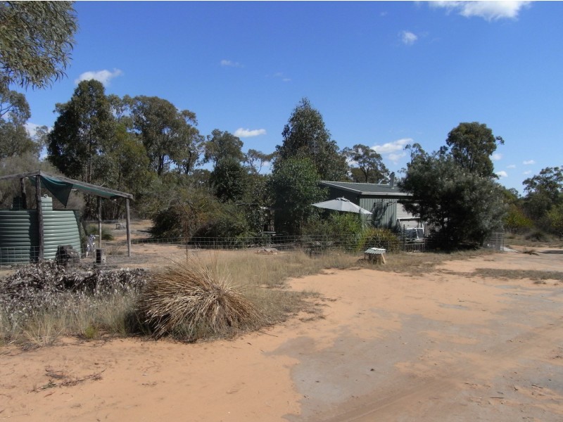 130 Ayers Rock Road, Cypress Gardens QLD 4357
