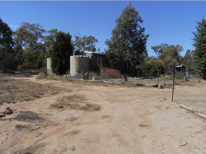 130 Ayers Rock Road, Cypress Gardens QLD 4357