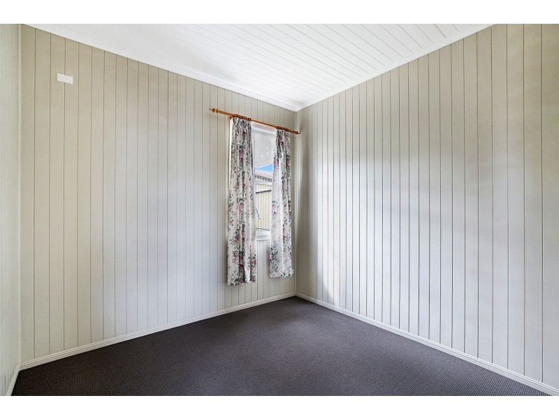 6 John Street, Goombungee QLD 4354