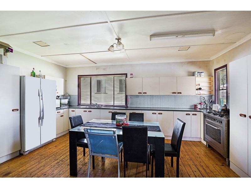 64 Gleeson Crescent, Harlaxton QLD 4350