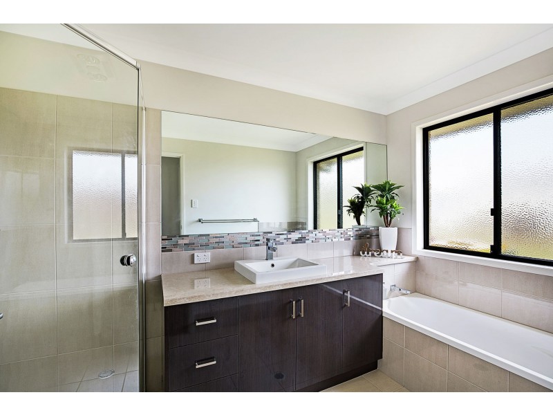 5 Casuarina Crescent (Turn Left At Jones Rd & Left Into Quigleys Rd), Withcott QLD 4352