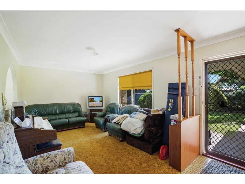 42 Lotus Crescent, Centenary Heights QLD 4350