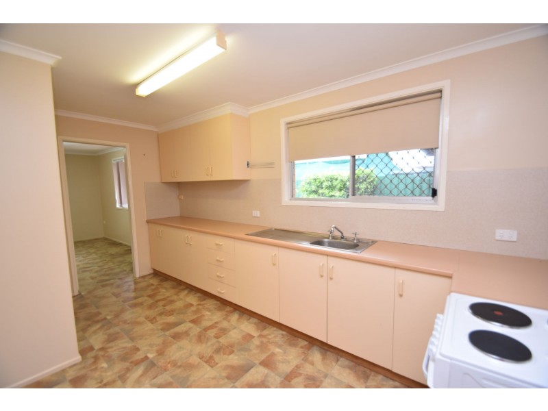 11 Behland Street, Kearneys Spring QLD 4350