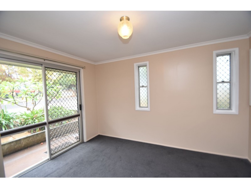 11 Behland Street, Kearneys Spring QLD 4350