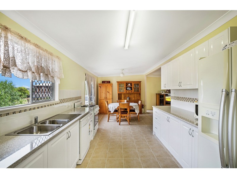 17 Daher Street, Goombungee QLD 4354