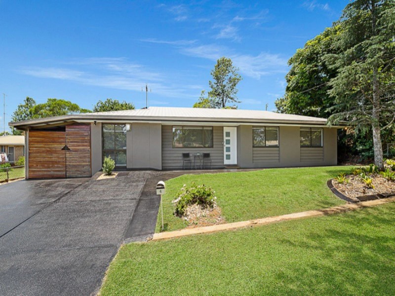 4 Burgundy Street, Wilsonton Heights QLD 4350