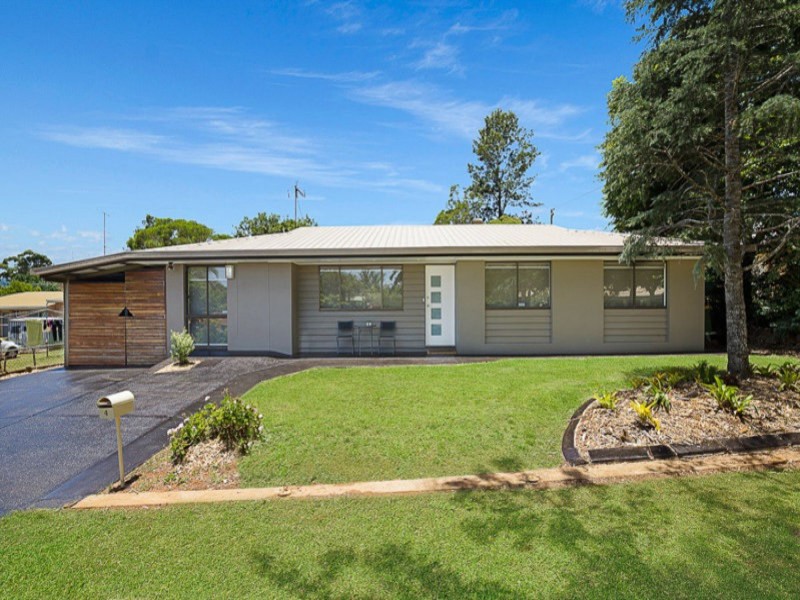 4 Burgundy Street, Wilsonton Heights QLD 4350