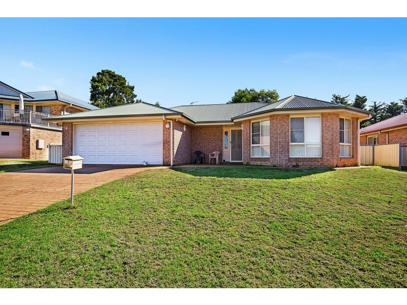 7 Hillcrest Court, Kearneys Spring QLD 4350