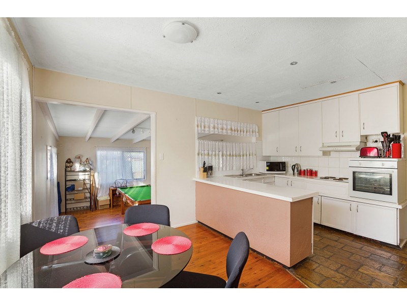 254 Tor Street (North of Bridge Street), Rockville QLD 4350