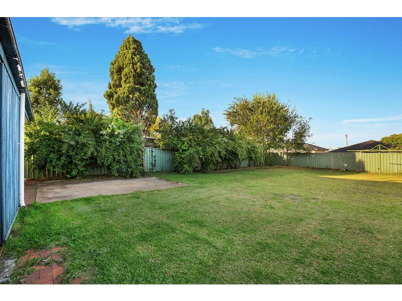 254 Tor Street (North of Bridge Street), Rockville QLD 4350