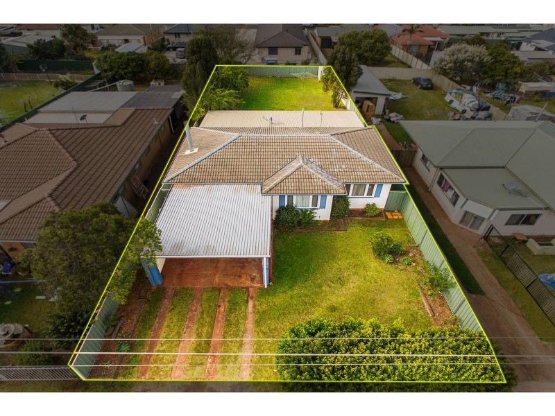 254 Tor Street (North of Bridge Street), Rockville QLD 4350