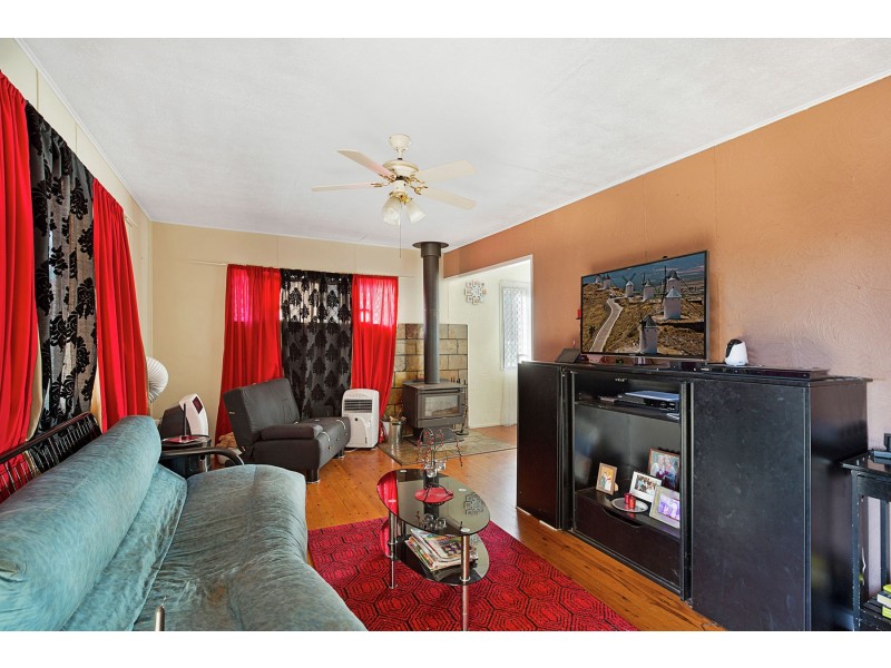 254 Tor Street (North of Bridge Street), Rockville QLD 4350