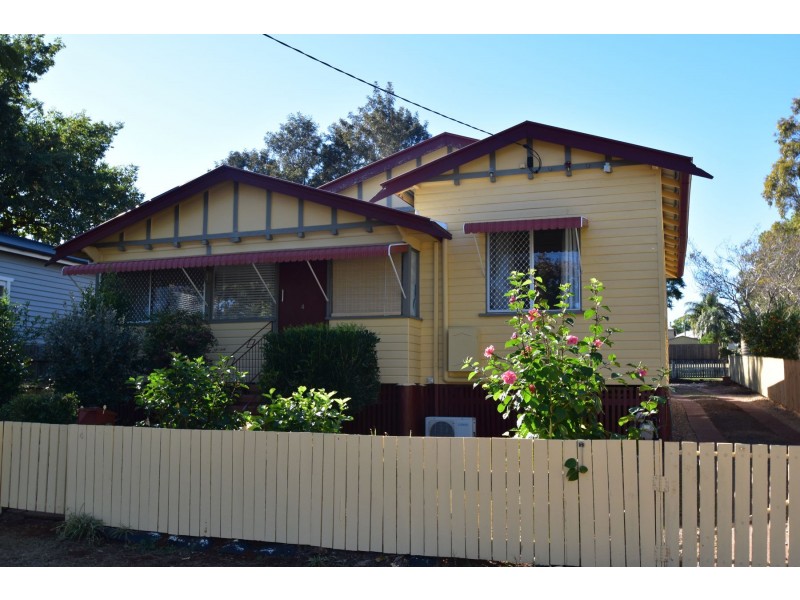 4 Louisa Street, South Toowoomba QLD 4350