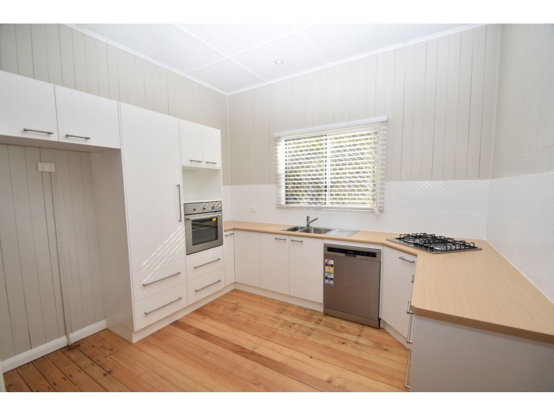 4 Louisa Street, South Toowoomba QLD 4350
