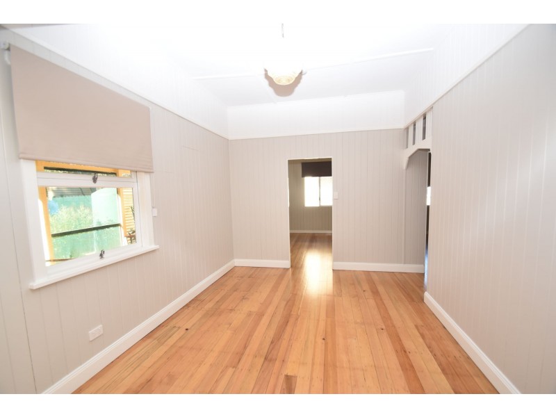 4 Louisa Street, South Toowoomba QLD 4350