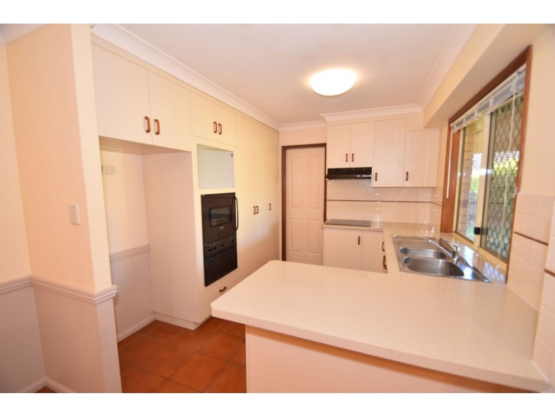 460 Hume Street, Middle Ridge QLD 4350