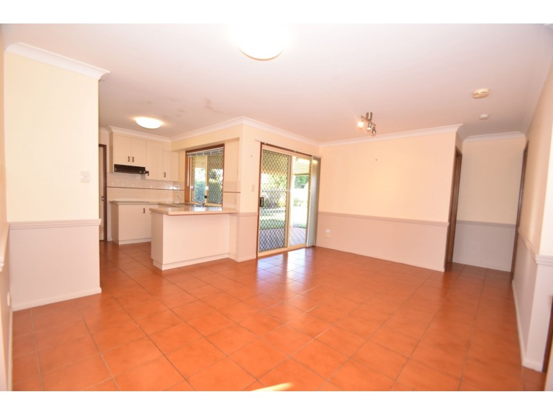 460 Hume Street, Middle Ridge QLD 4350