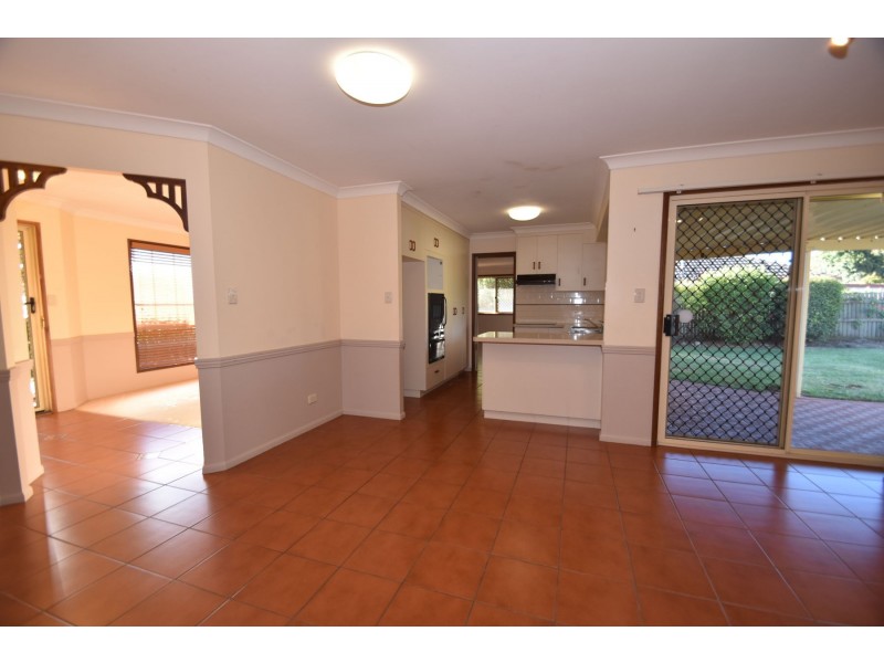 460 Hume Street, Middle Ridge QLD 4350