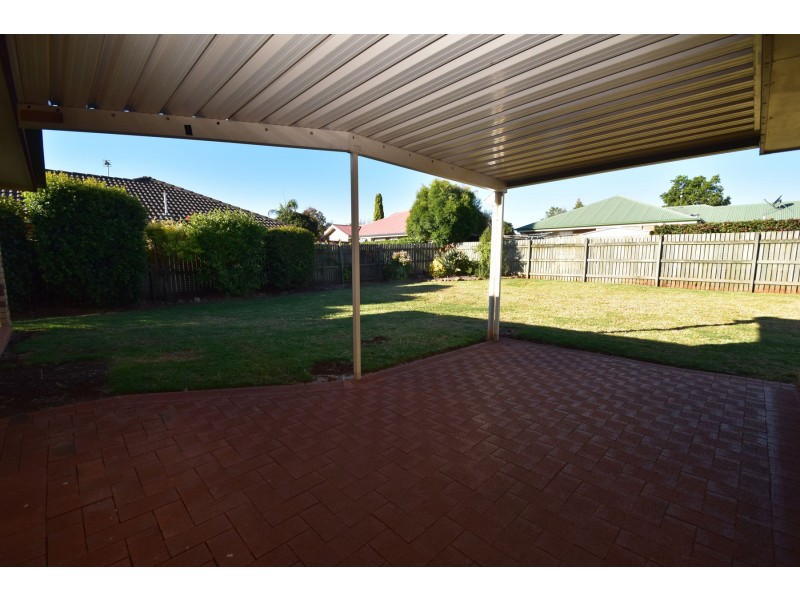 460 Hume Street, Middle Ridge QLD 4350