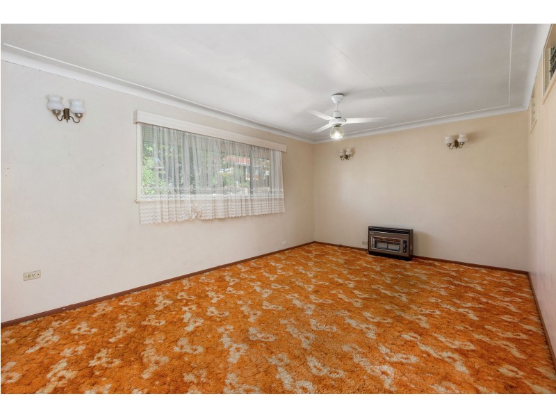 1 Lindgren Street, Centenary Heights QLD 4350