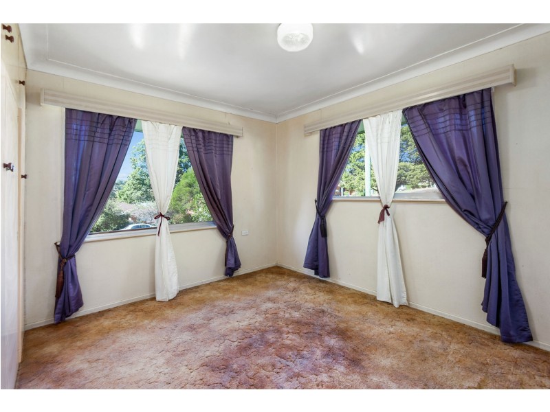 1 Lindgren Street, Centenary Heights QLD 4350