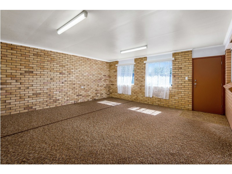 1 Lindgren Street, Centenary Heights QLD 4350