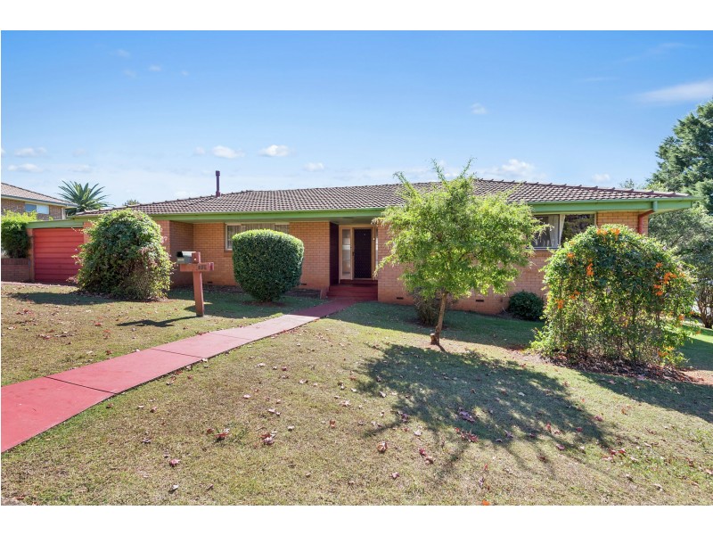 1 Lindgren Street, Centenary Heights QLD 4350
