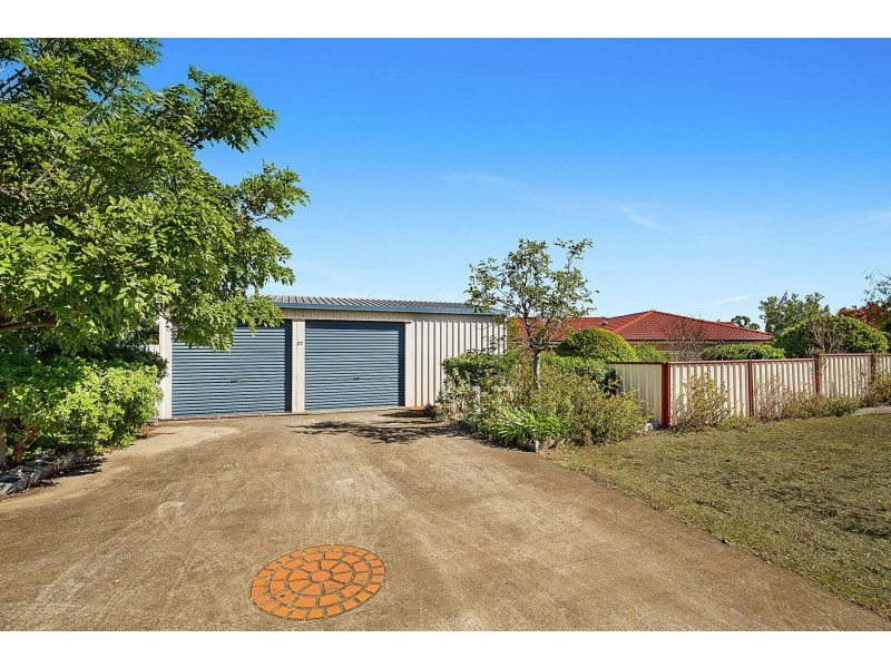 27 Westfield Drive, Westbrook QLD 4350