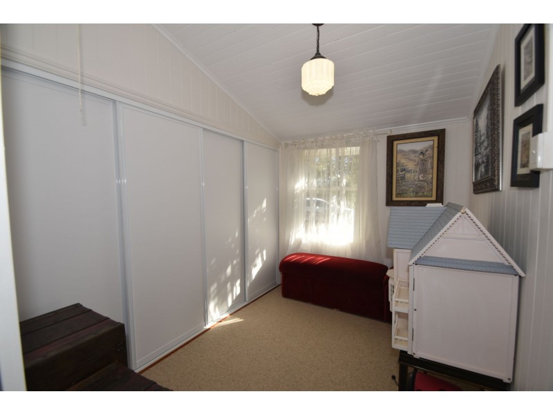 2 Laurel Lane, Toowoomba City QLD 4350