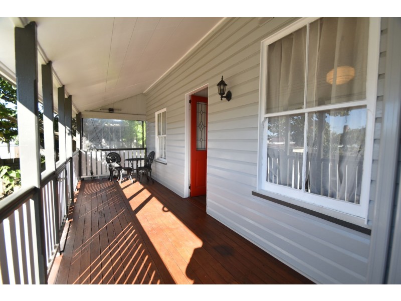 2 Laurel Lane, Toowoomba City QLD 4350