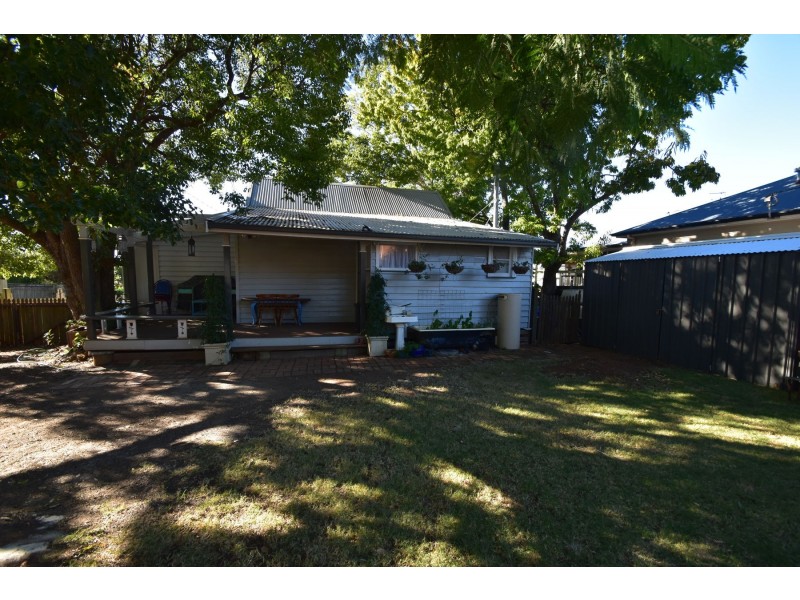 2 Laurel Lane, Toowoomba City QLD 4350