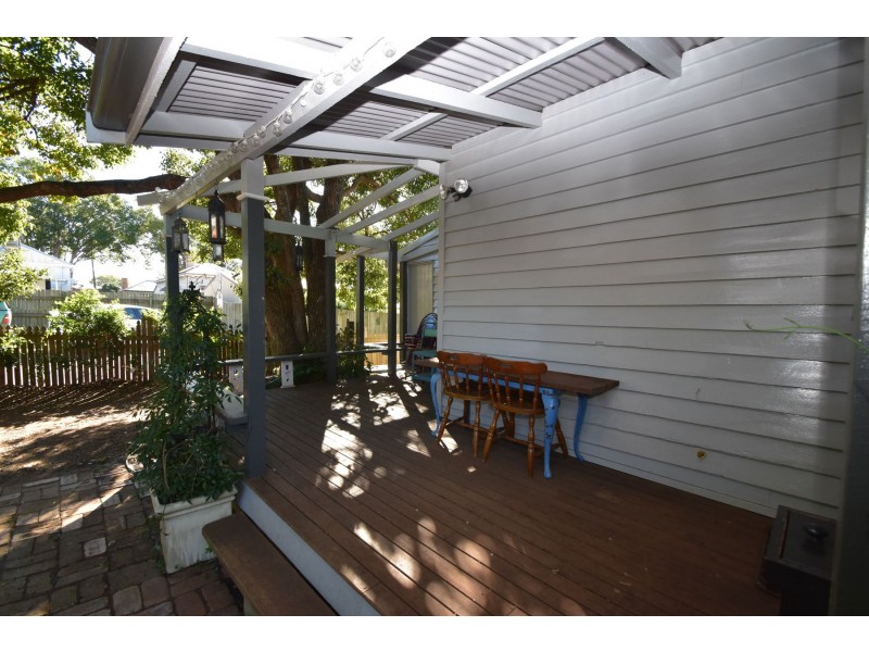 2 Laurel Lane, Toowoomba City QLD 4350