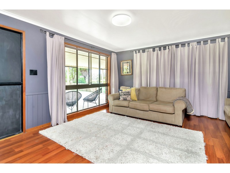 12 Gladstone Street, Wyreema QLD 4352