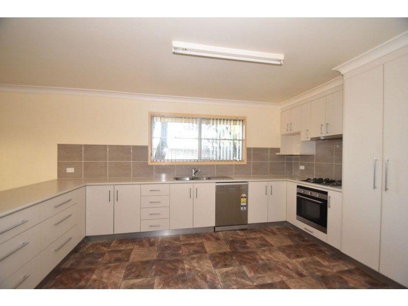 86 Stephen Street, Harristown QLD 4350